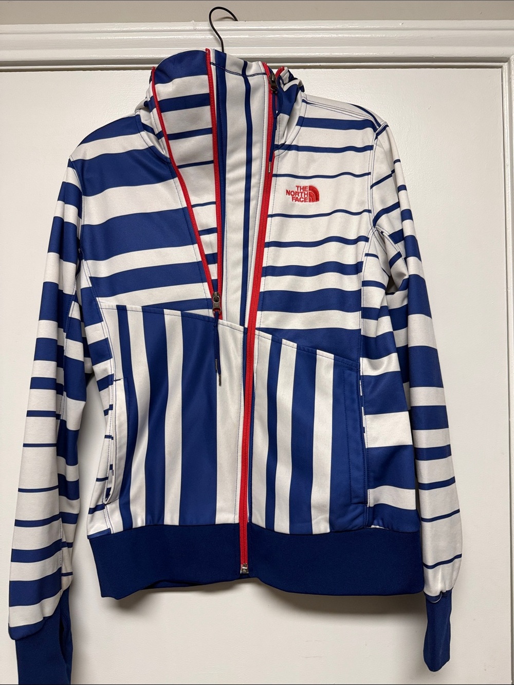 The North face: Women’s Striped Hooded Jacket